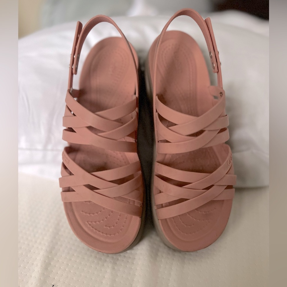 Women’s Crocs Brooklyn Strappy low wedge dusty rose in color